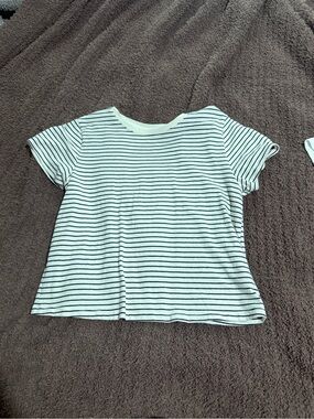 Old Navy T-Shirt